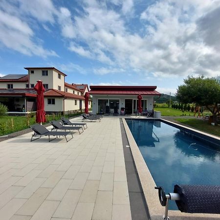 Apartmani Fenestra Otočac Exterior foto
